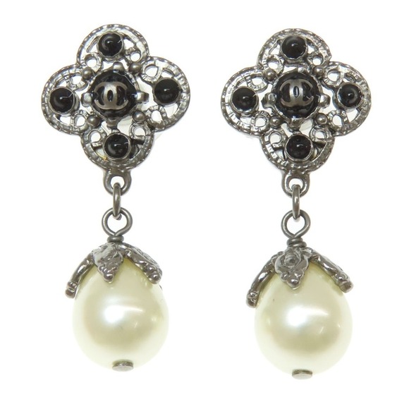 CHANEL White Coco Mark Earrings - Picture 1 of 8